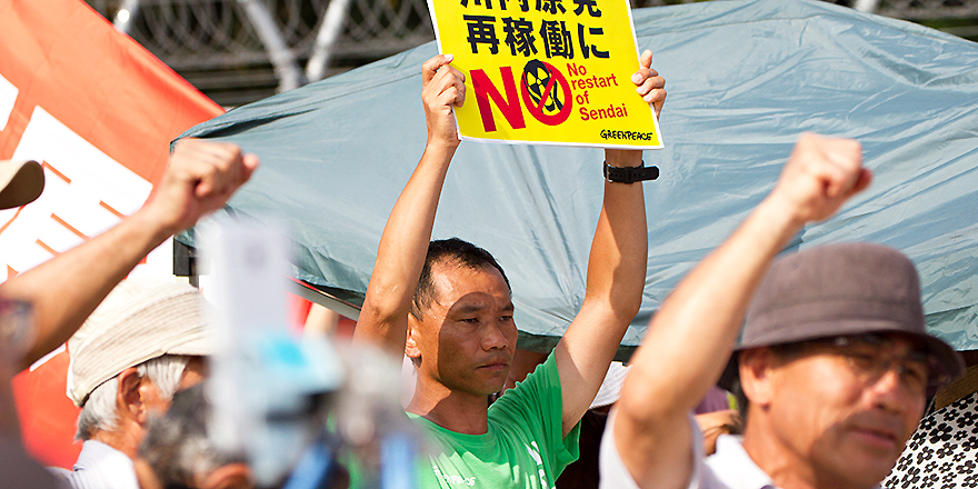 Mamoru Sekiguchi protesta contra la reapertura de la central nuclear japonesa de Sendai