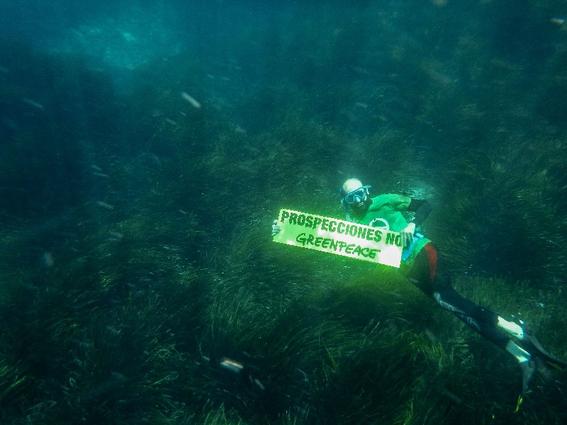 Pancarta submarina para decir NO a las prospecciones