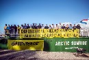 Greenpeace despliega una pancarta de 126 m2 en Madrid para reivindicar el derecho a defender el medio ambiente