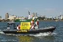 Activistas de Greenpeace a bordo del Arctic Sunrise piden al Ministerio de Medio Ambiente la descontaminación completa de las marismas de Huelva