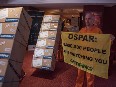 Greenpeace entrega a la Comisión OSPAR reunida en Tenerife 8 millones de firmas que exigen la protección del Ártico