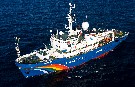 El barco Esperanza de Greenpeace llega a Málaga alertando sobre el riesgo de destrucción en las costas no protegidas