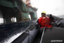 El director Ejecutivo de Greenpeace arrestado por escalar la plataforma petrolífera de Cairn Energy en el ártico 