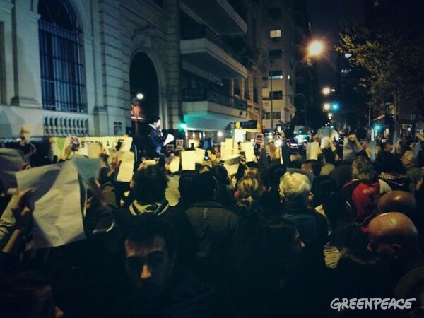 Concentración ante la embajada rusa en Buenos Aires para pedir la liberación de los activistas del Arctic Sunrise