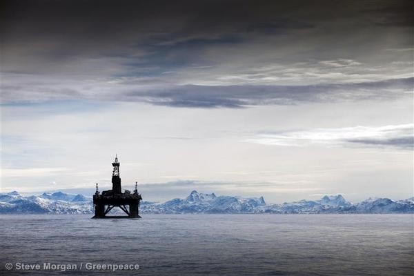 Plataforma petrolífera en el océano Ártico