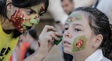 Greenpeace llena Trujillo de “zombis nucleares” en la víspera de Halloween
