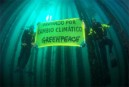 Activistas de Greenpeace del Rainbow Warrior