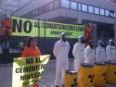 Actistas de Greenpeace se manifiesta frente