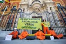 Greenpeace “precinta” la sede de la Junta de Andalucía  por daños a la salud pública y al medio ambiente