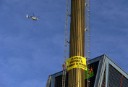Escaladores de Greenpeace se suben al obelisco