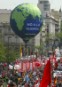 Globo de Greenpeace en la manifestación del