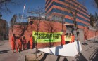 Activistas de Greenpeace reclaman en la embajada