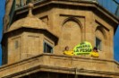 Activistas de Greenpeace se sube a la Torre