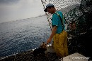 Pescadores y Greenpeace demandan a los ministros de pesca que acaben con el injusto sistema de cuotas actual