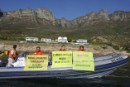 Greenpeace despliega una pancarta en Ciudad del Cabo para pedir un nuevo liderazgo climático internacional