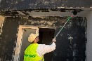 Activistas de Greenpeace pintan en la fachada del Algarrobico “Hotel Ilegal”