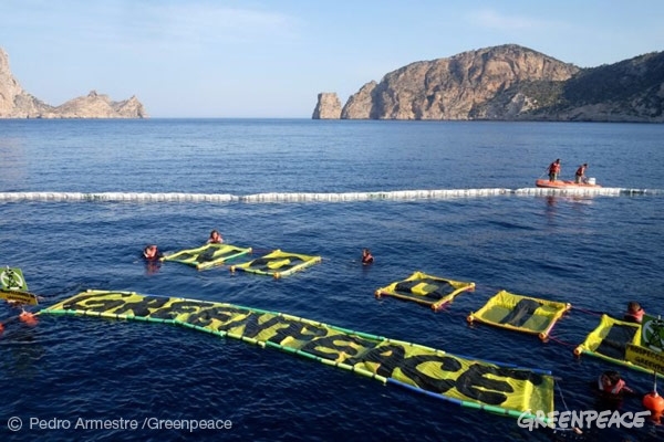 Acción de protesta contra las prospecciones en el Mediterráneo.