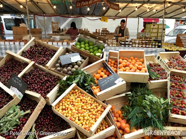 Mercado de agricultura ecológica en París.