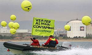Acción en Tarragona contra los vertidos/ Pedro Armestre