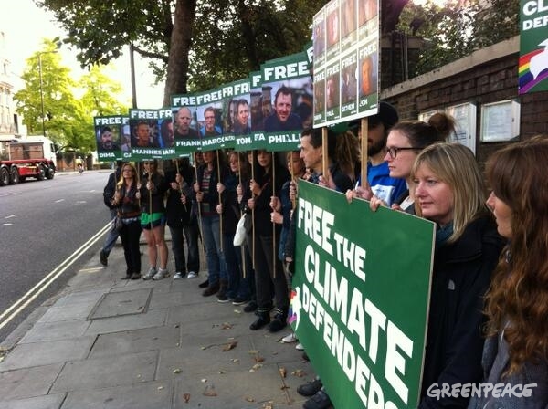 Protesta en Londres para pedir la liberación de la tripulación del Arctic Sunrise